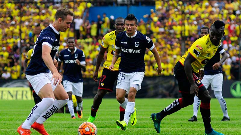 Barcelona, Fútbol, Campeonato Ecuatoriano, Universidad Católica,